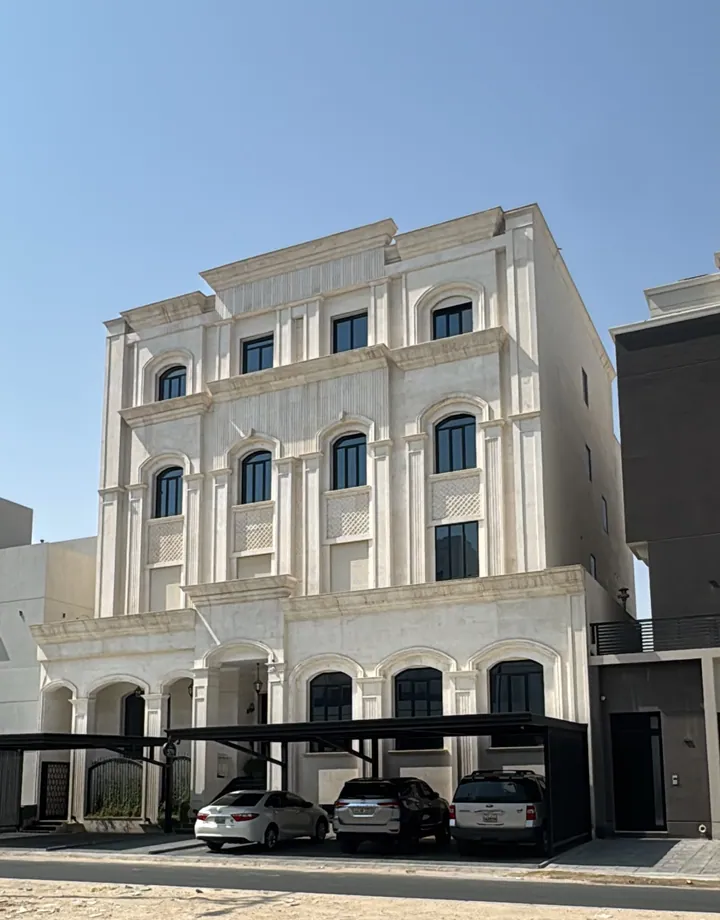 واجهة مكسوة بالحجر